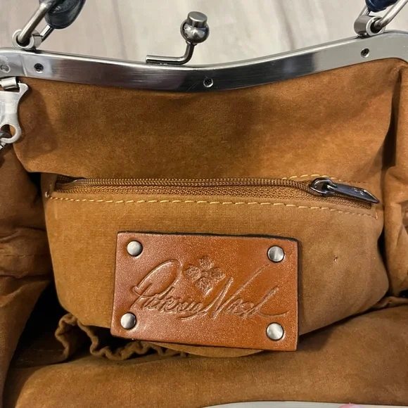 Patricia Nash Laureana Blue Croc
Embossed Purse Frame Chain
Strap - EUC - Picture 9 of 12